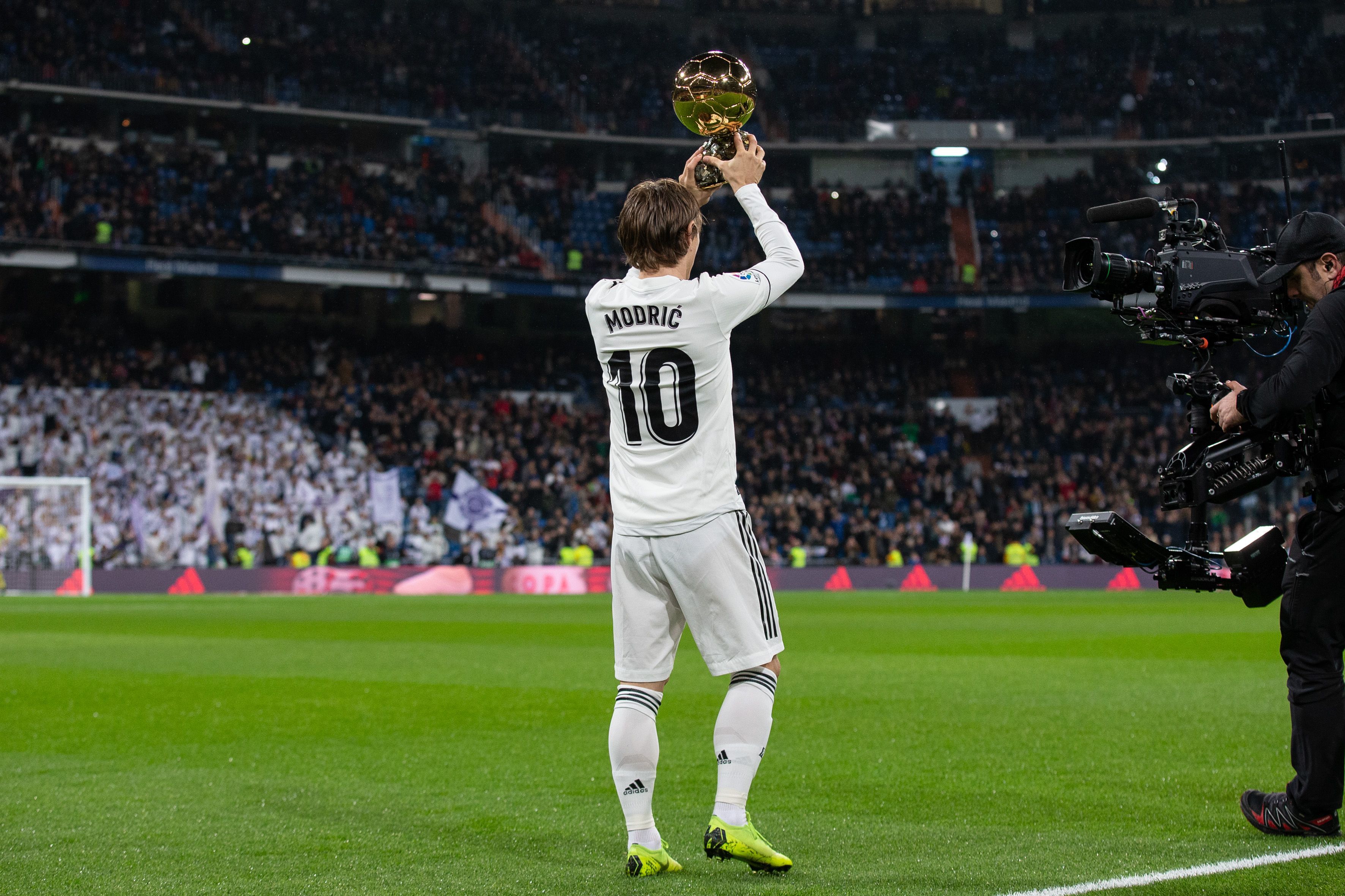 基米希：球队上半场表现不错，卡尔理应入选德国国家队