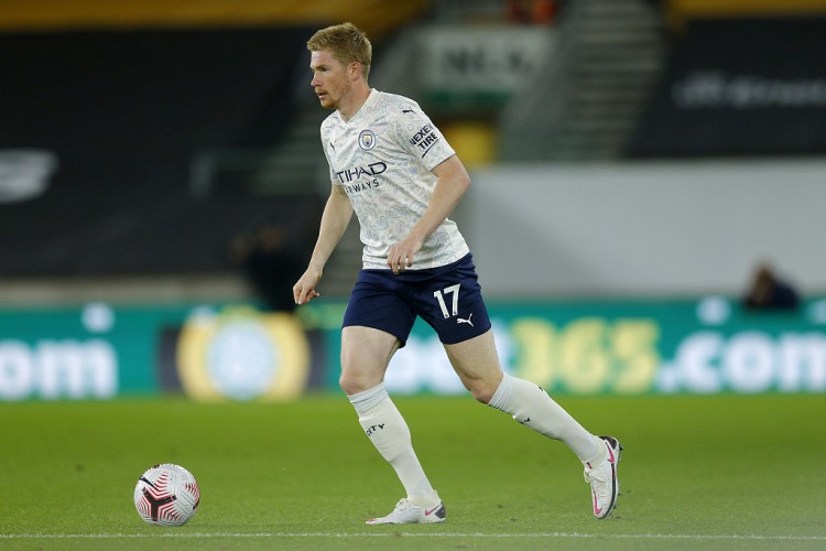 太阳报：女演员悉尼妹恢复单身后收到了大量英超球星的私信