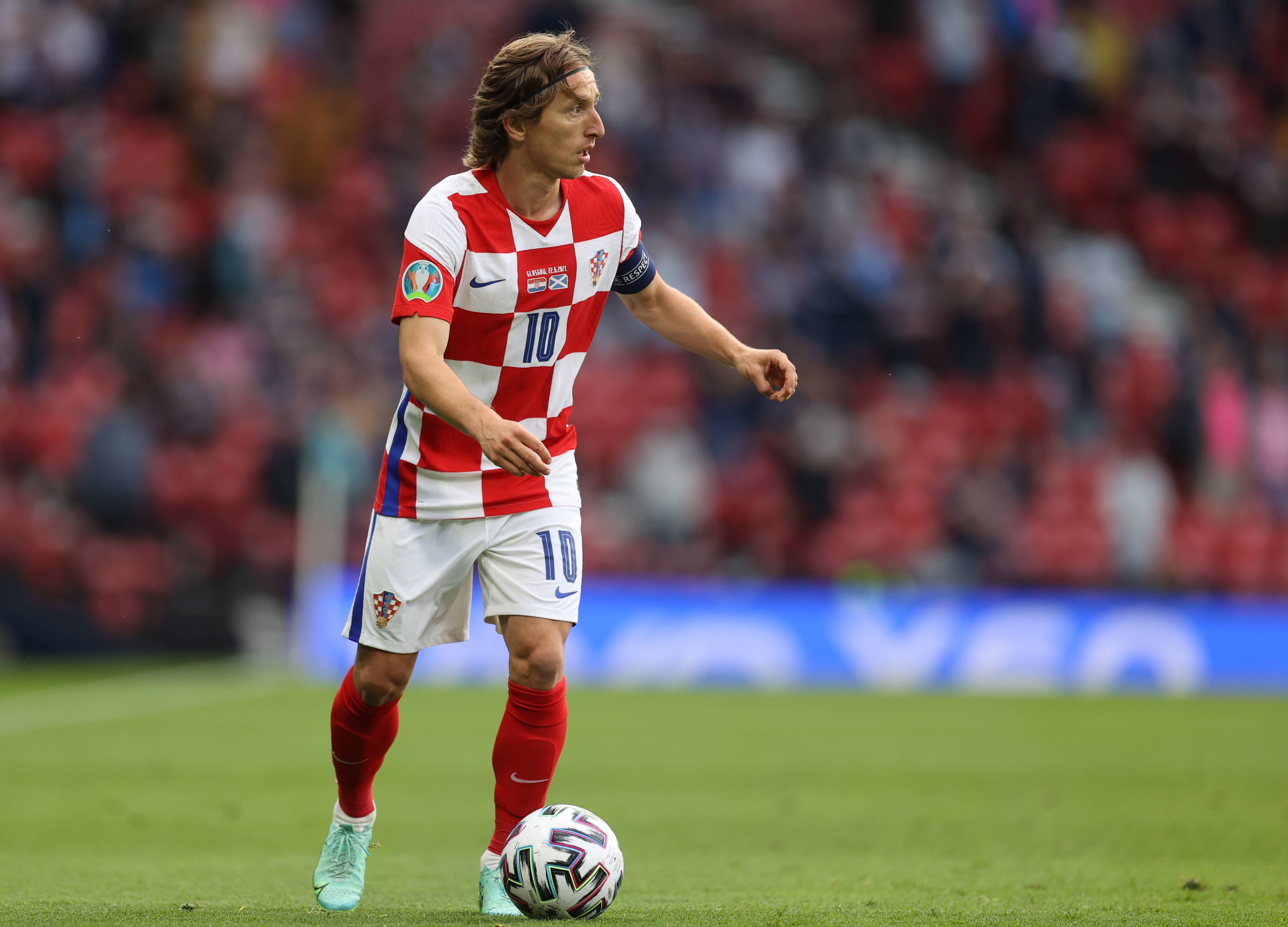 足球世界杯票务系统再次崩溃，球迷疯狂涌入