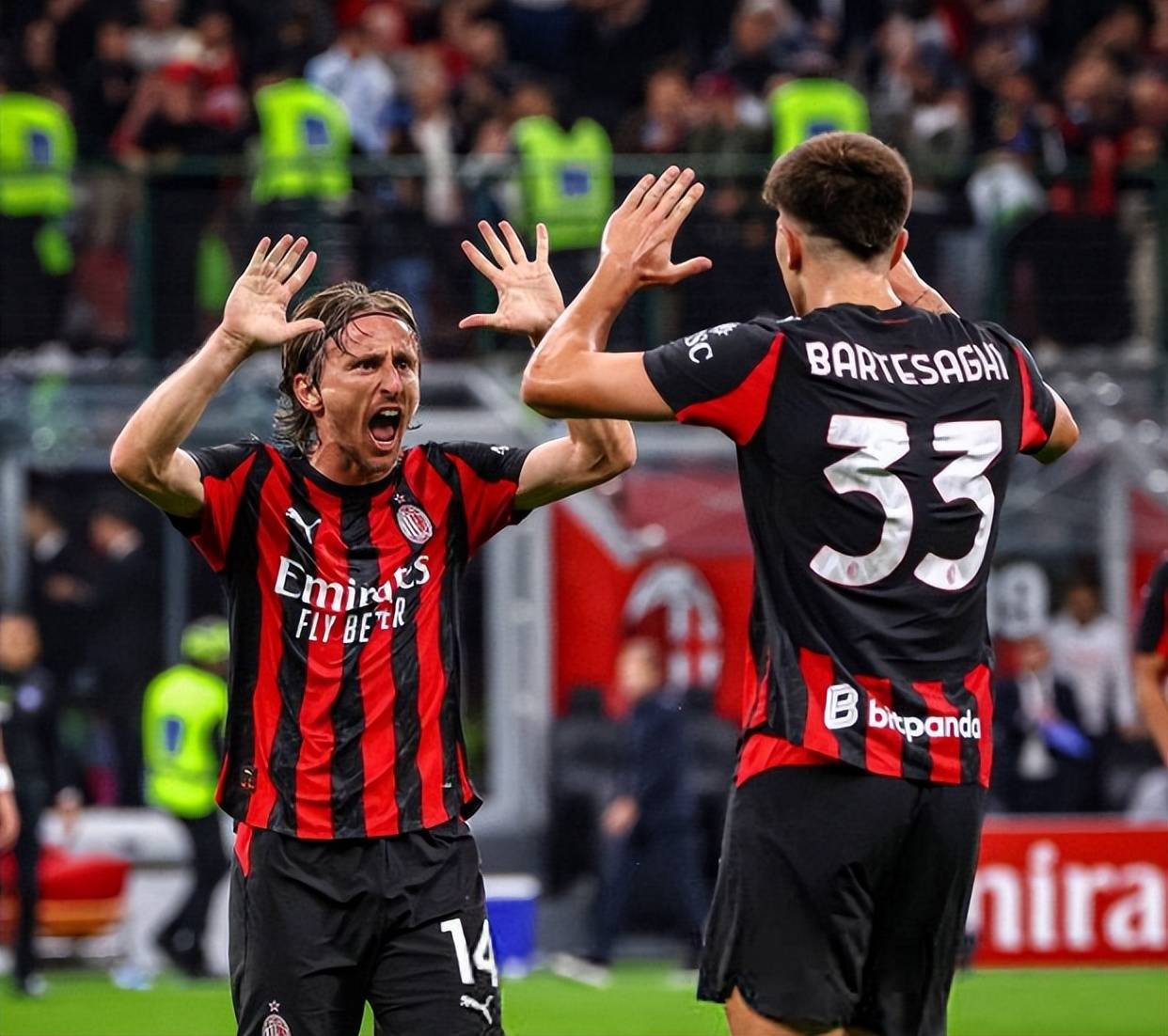 每体：德容未能参与赛前集中，能否出战本轮联赛成疑