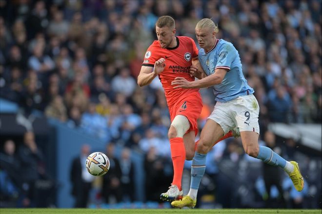 每体：阿根廷队在西班牙集训，球迷热情高涨只为一睹梅西风采