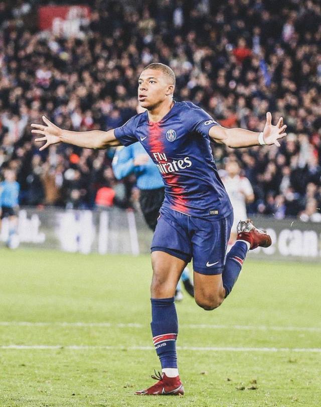 英媒：尽管库尼亚遭遇头部受伤，但曼联相信他能出战埃弗顿