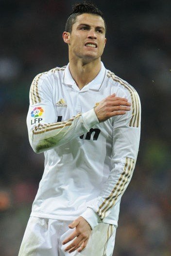 热议U22男足输越南：五后卫+偏哨都输了，非要国际日去忙全运